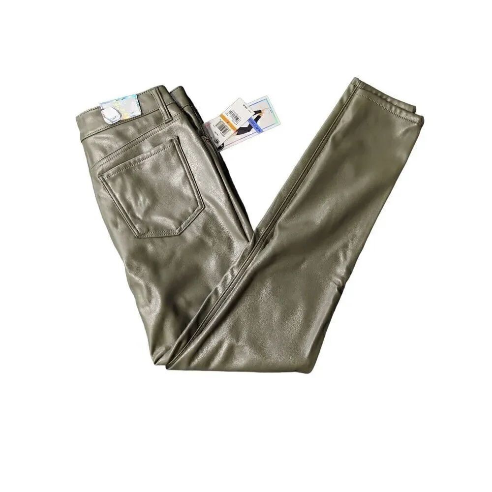 NWT Tinseltown - Hi-Rise Vintage Skinny Olive Green Faux Leather Button Zipup Wo